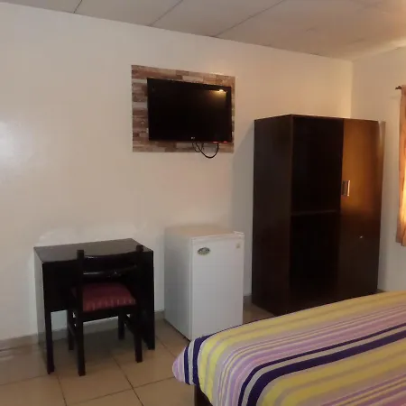 Hotel Ivory 2*