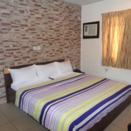 Ivory Hotel Mobushipe